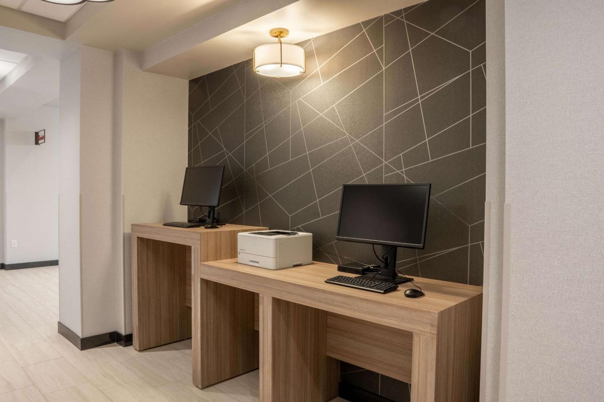 Drury Plaza Hotel College Station Bagian luar foto