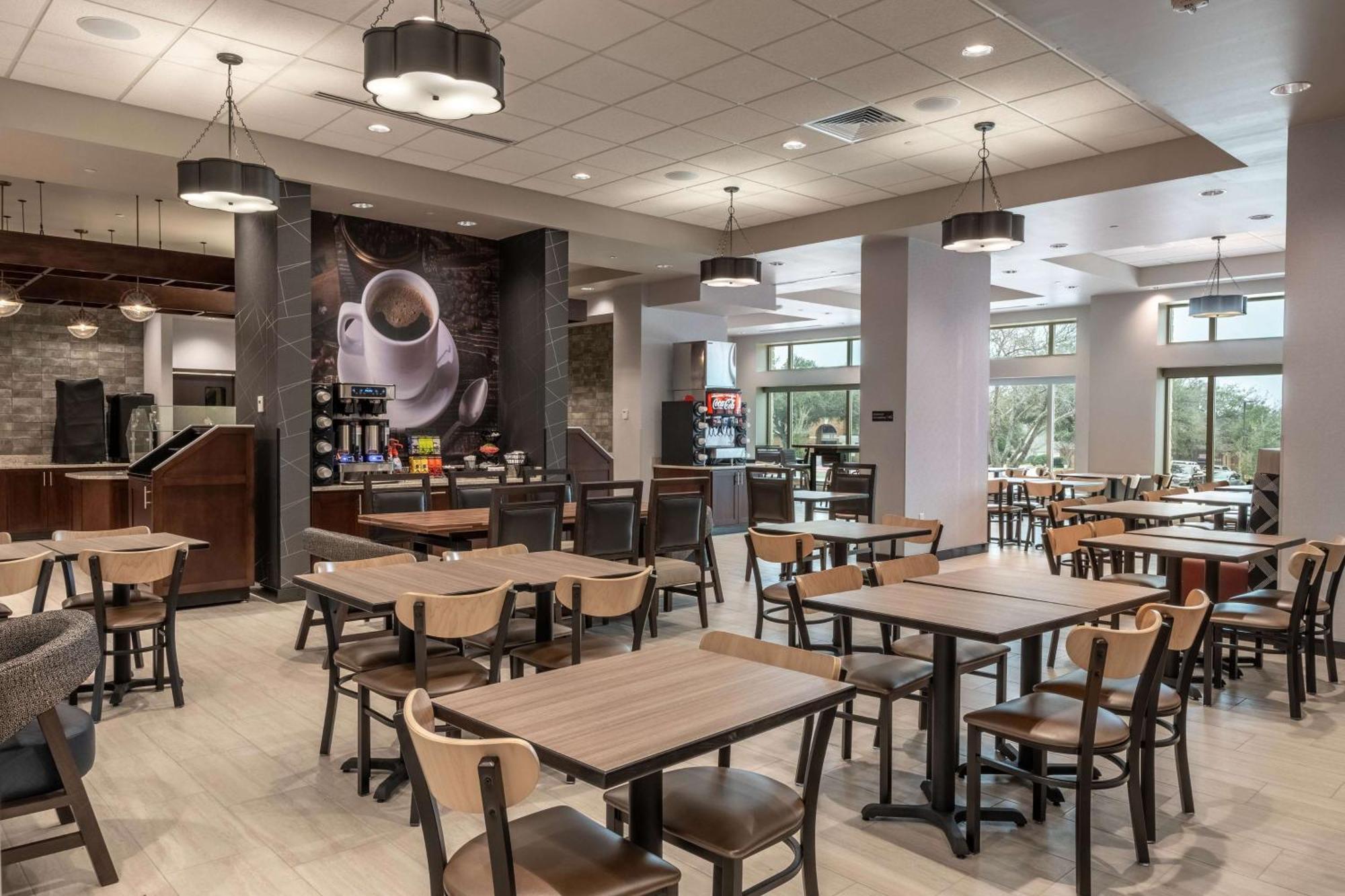 Drury Plaza Hotel College Station Bagian luar foto
