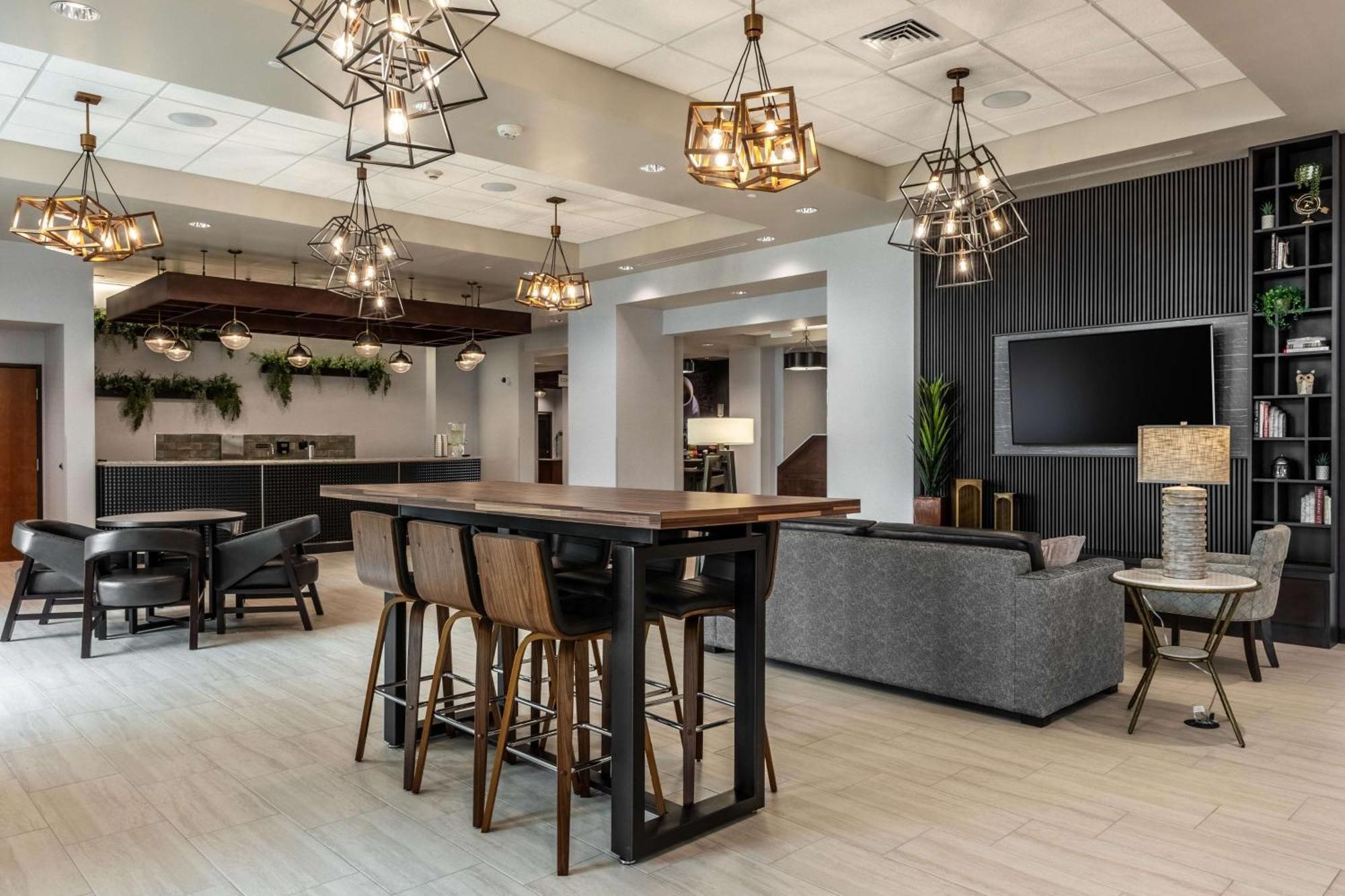 Drury Plaza Hotel College Station Bagian luar foto
