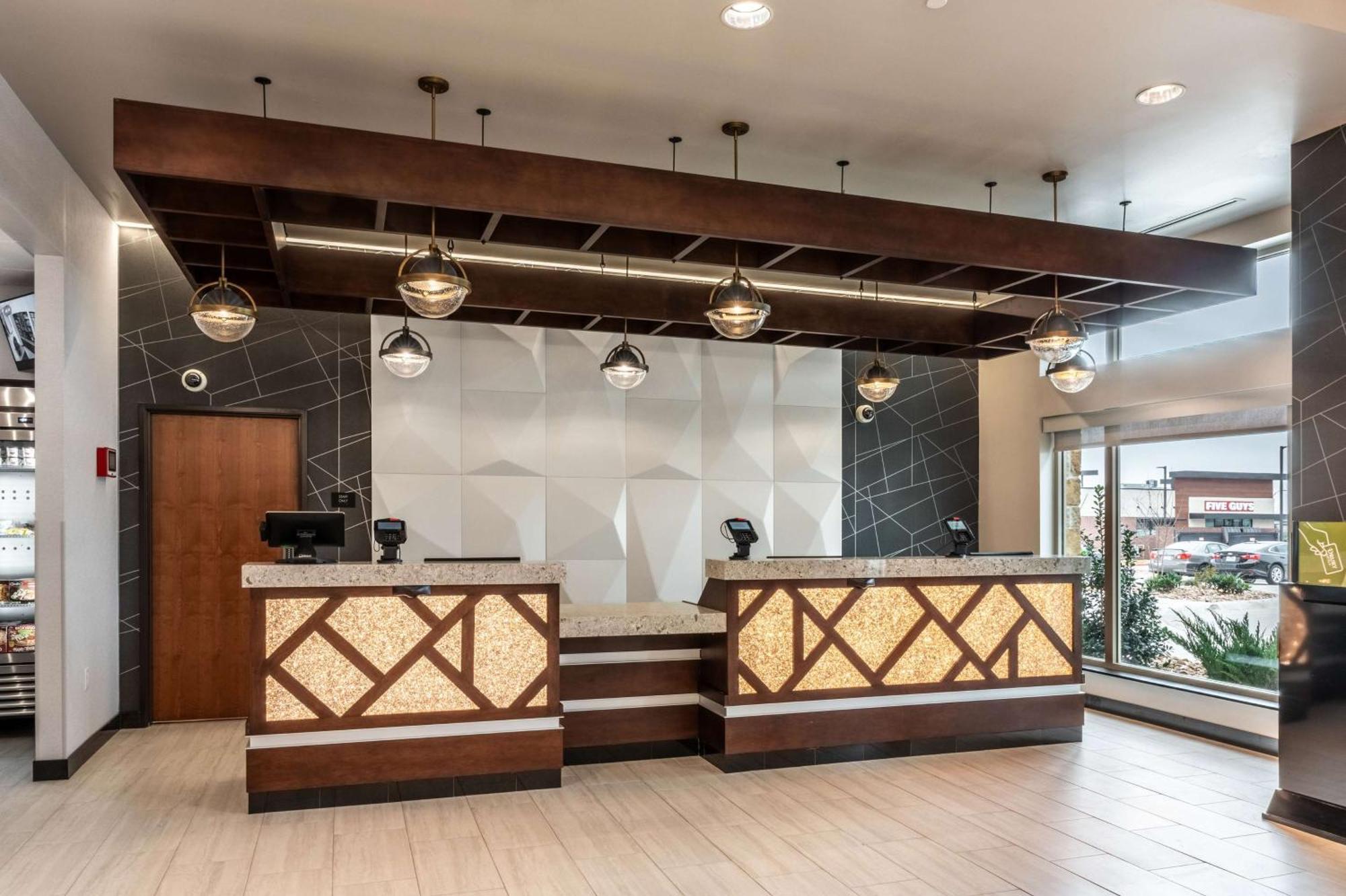 Drury Plaza Hotel College Station Bagian luar foto